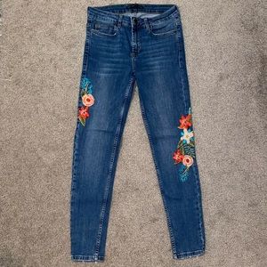 Zara flower embroidered skinny jeans